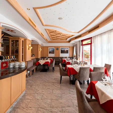 Отель Berg & Urslauerhof Мариа-Альм