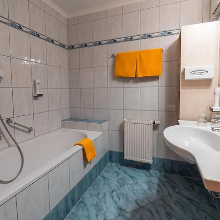 Отель Berg & Urslauerhof